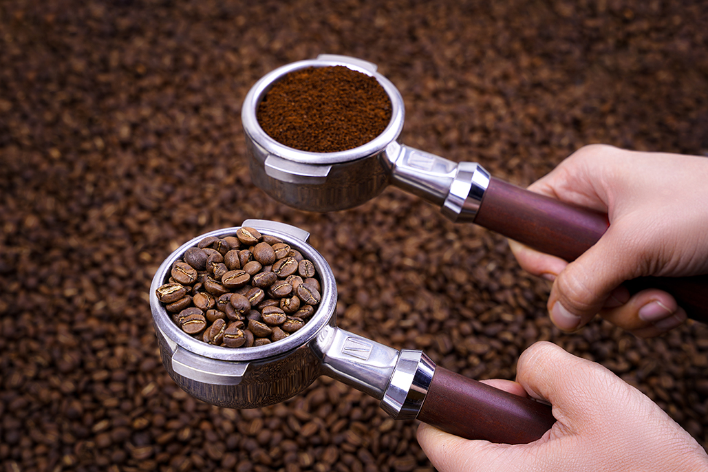 قهوه آسیاب شده یا لوبیا کامل؛ کدام بهتر است ؟