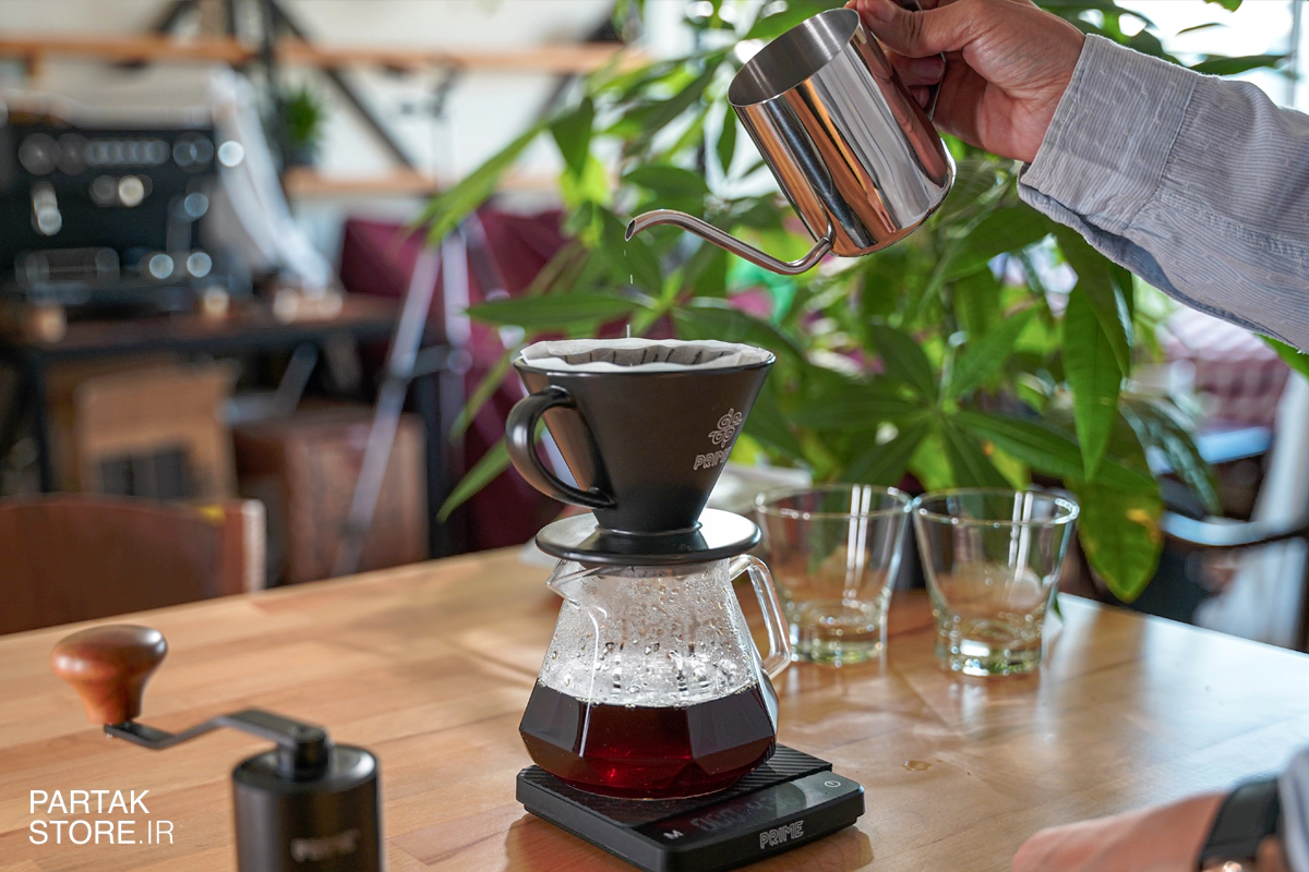 چرا آب در دم‌آوری قهوه حیاتی است؟